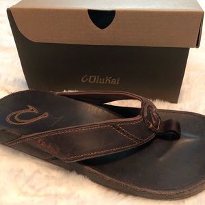 Mens OluKai leather sandals.